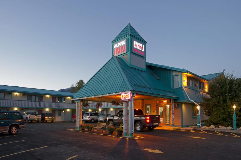 Alpine Inn, Valemount BC – Economic hotel room in Valemount